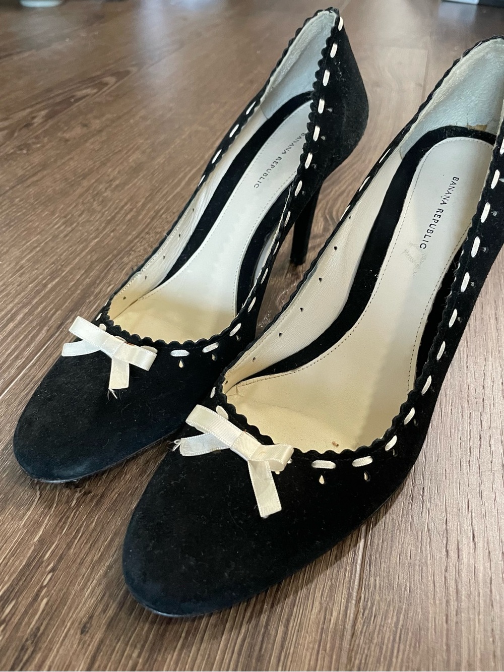Banana Republic Black Suede Pointed-Toe Heels with Cream Bow